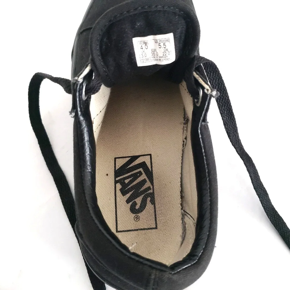 VANS Off The Wall SIZE 4 (MENS) 5.5 (WOMEN) Youth Lace Up Sneakers Black